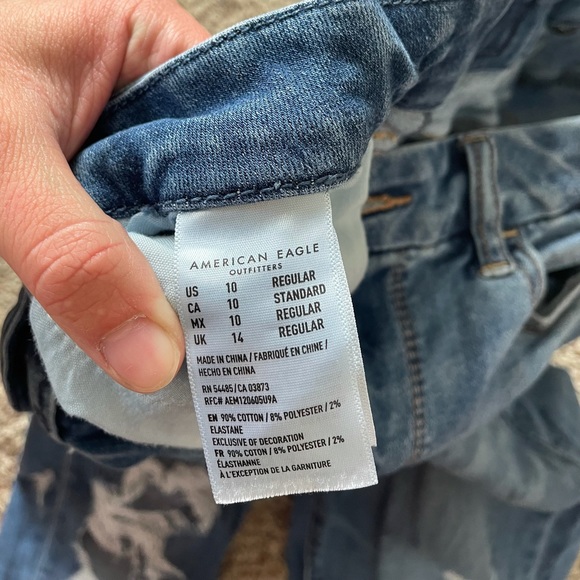 American Eagle Distressed Skinny Jeans - Picture 3 of 4